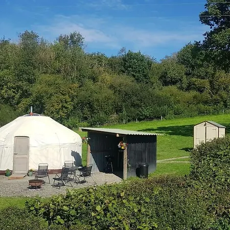 Bronfelen Yurt Hotel Cynghordy Exterior photo