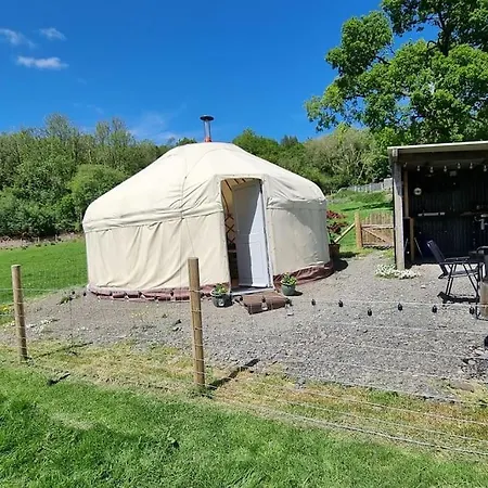Bronfelen Yurt Hotel Cynghordy Exterior photo