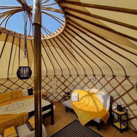 Bronfelen Yurt Hotel Cynghordy Exterior photo